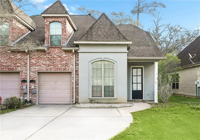 1st image of 2239 10th St, Mandeville, LA 70471 | MLS# 2552543