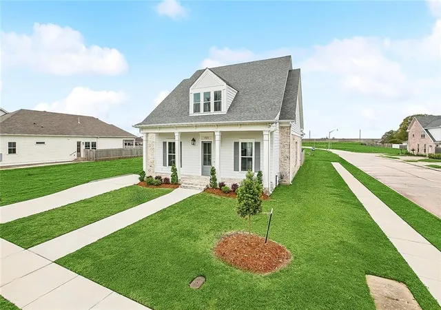 Homes for sale in Kenner, LA | 4123 St Elizabeth Dr, Kenner, LA 70065 | MLS# 2552382