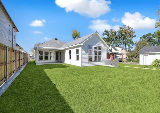 24th image of 753 Jefferson Heights Ave, New Orleans, LA 70121 | MLS# 2552480