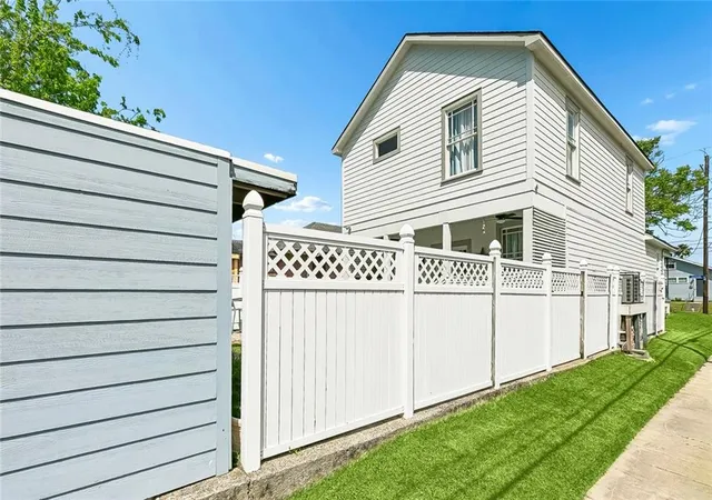 30th image of 2482 Jasmine St, New Orleans, LA 70122 | MLS# 2552740