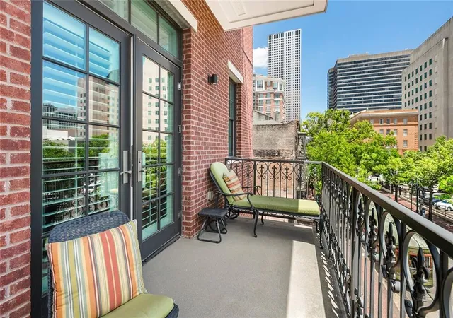 2nd image of 731 St Charles Ave #301, New Orleans, LA 70130 | MLS# 2550215