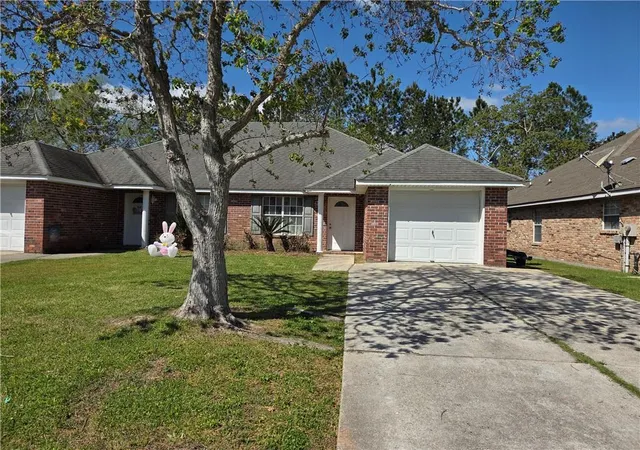 2nd image of 149 155 Remmy Ct, Mandeville, LA 70448 | MLS# 2552700