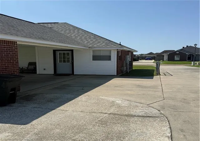 2nd image of 312 S Oleana Dr, Gonzales, LA 70707 | MLS# 2550870