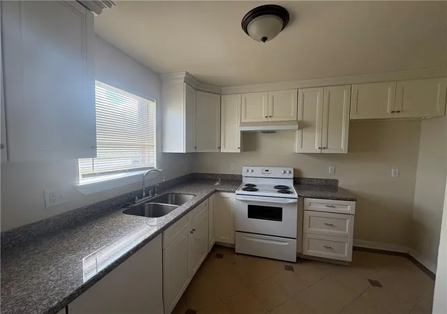 Photo 2 of Townhouse for sale at 6553 Dwyer Rd, New Orleans, LA 70126 | MLS# 2552846 | Listing updated on 2026-04-20