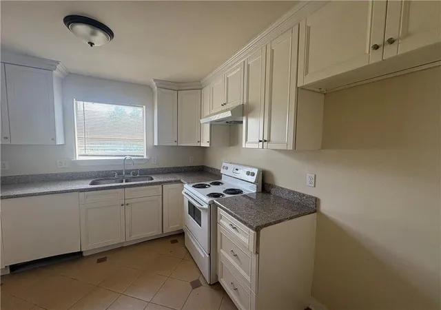 Photo 3 of Townhouse for sale at 6553 Dwyer Rd, New Orleans, LA 70126 | MLS# 2552846 | Listing updated on 2026-04-20