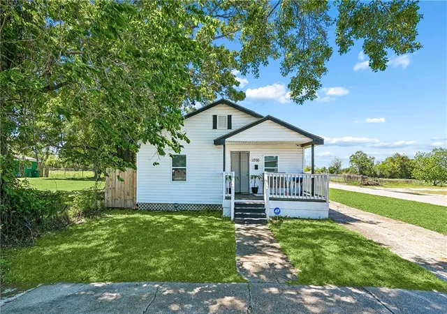 Homes for sale in Harvey, LA | 1700 Pailet Ave, Harvey, LA 70058 | MLS# 2552872