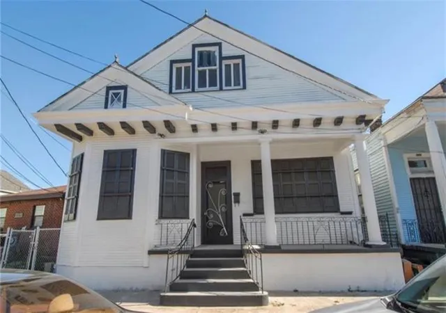 Homes for sale in New Orleans, LA | 2225 Dumaine St, New Orleans, LA 70119 | MLS# 2552668
