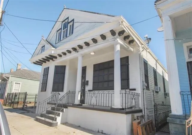 Homes for sale in New Orleans, LA | 2225 Dumaine St, New Orleans, LA 70119 | MLS# 2552668