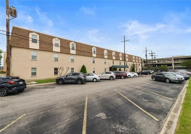 2nd image of 2724 Whitney Pl #330, Metairie, LA 70002 | MLS# 2552884