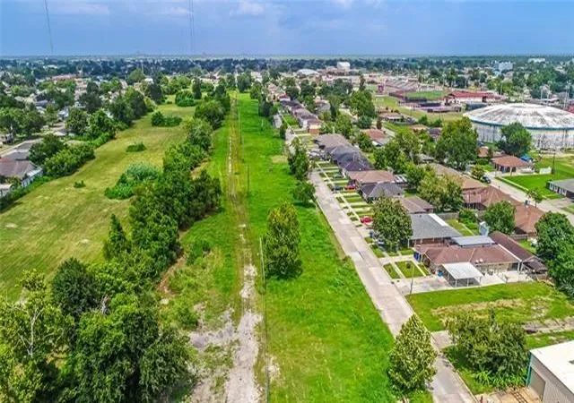 3rd image of 1003 E St Bernard Hwy, Chalmette, LA 70043 | MLS# 2552222