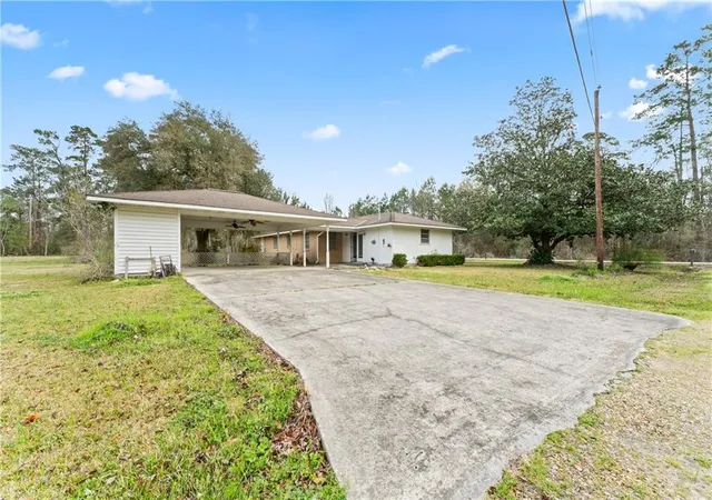 Photo 3 of Single family home for sale at 40055 N Thibodeaux Rd, Ponchatoula, LA 70454 | MLS# 2553090 | Listing updated on 2026-08-27
