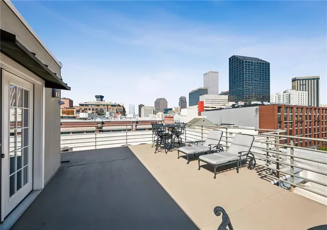 2nd image of 700 Commerce St, New Orleans, LA 70130
