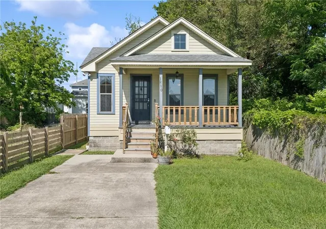 1st image of 1810 Old St Bernard St, New Orleans, LA 70116 | MLS# 2552995