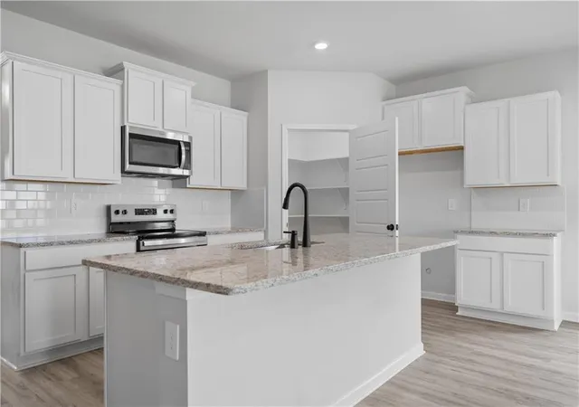 Photo 3 of Sale Pending at 5140 Spillway Manor Dr, Slidell, LA 70461 | MLS# 2553203 | Listing updated on 2026-08-04