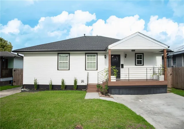 Homes for sale in Metairie, LA | 817 Henry Landry Ave, Metairie, LA 70003 | MLS# 2553271