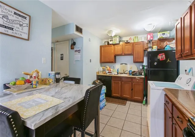 Photo 4 of Condo for sale at 1140 Lake Ave #1140, Metairie, LA 70005 | MLS# 2553146 | Listing updated on 2026-09-01