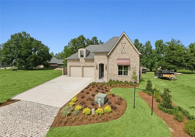 Photo 2 of Single family home for sale at 531 Oak Glen Dr, Gretna, LA 70056 | MLS# 2552720 | Listing updated on 2026-07-16