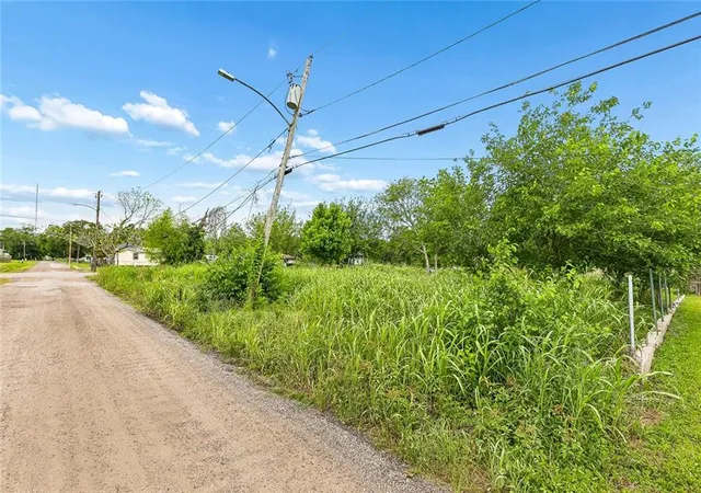5th image of 3166 Elmwood Park Dr, New Orleans, LA 70114 | MLS# 2553639