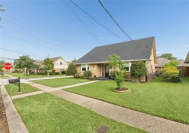 3rd image of 3935 Peoples St, Metairie, LA 70002 | MLS# 2553666