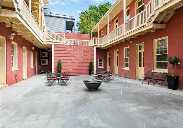 Homes for sale in New Orleans, LA | 633 Esplanade Avenue, New Orleans, LA 70116 | Houzeo