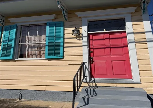 2nd image of 2523 Laurel St #2523, New Orleans, LA 70130 | MLS# 2552630