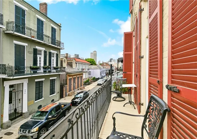 2nd image of 827 Burgundy St, New Orleans, LA 70116
