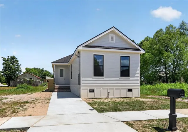1st image of 1933 Reynes St, New Orleans, LA 70117 | MLS# 2553800