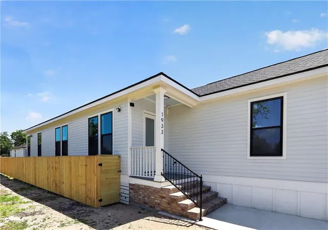 3rd image of 1933 Reynes St, New Orleans, LA 70117 | MLS# 2553800