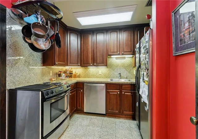 Photo 4 of Condo for sale at 1629 Coliseum St #2, New Orleans, LA 70130 | MLS# 2550603 | Listing updated on 2026-07-28