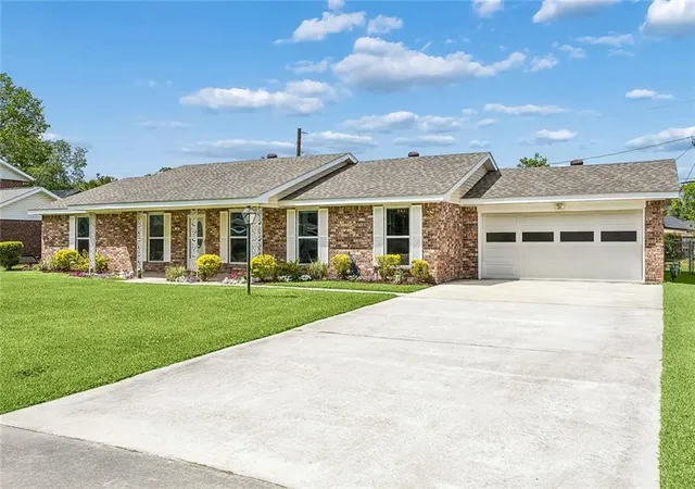 Homes for sale in Luling, LA | 14 Patricia Ct, Luling, LA 70070 | MLS# 2553994
