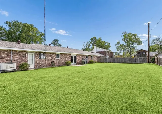 Homes for sale in Luling, LA | 14 Patricia Ct, Luling, LA 70070 | MLS# 2553994
