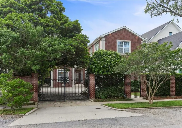 Homes for sale in New Orleans, LA | 400 Hay Pl, New Orleans, LA 70124 | MLS# 2554101