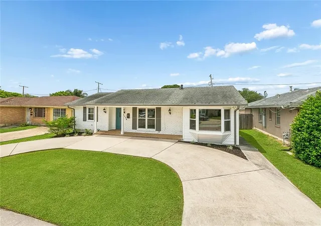Homes for sale in Metairie, LA | 4112 Green Acres Rd, Metairie, LA 70003 | MLS# 2554113