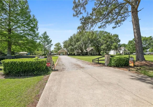 Photo 3 of Single family home for sale at 18406 Highway 442 E, Independence, LA 70443 | MLS# 2553736 | Listing updated on 2026-08-03