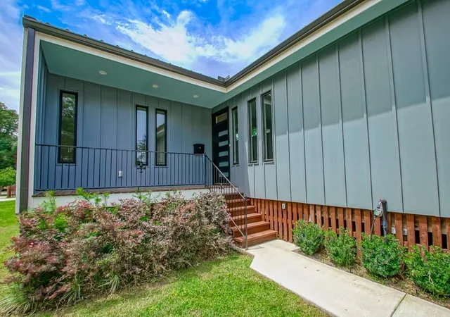 1st image of 6100 Duplessis St, New Orleans, LA 70122 | MLS# 2553893