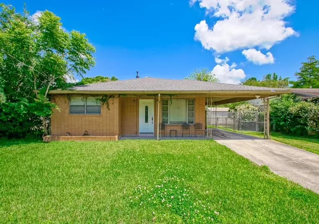 Photo 1 of Single family home for sale at 2036 General Collins Ave, New Orleans, LA 70114 | MLS# 2554514 | Listing updated on 2026-06-18