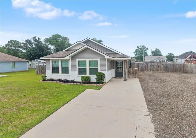 Homes for sale in Ponchatoula, LA | 42298 Joshua Dr, Ponchatoula, LA 70454 | MLS# 2554491