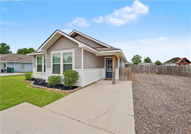 Homes for sale in Ponchatoula, LA | 42298 Joshua Dr, Ponchatoula, LA 70454 | MLS# 2554491