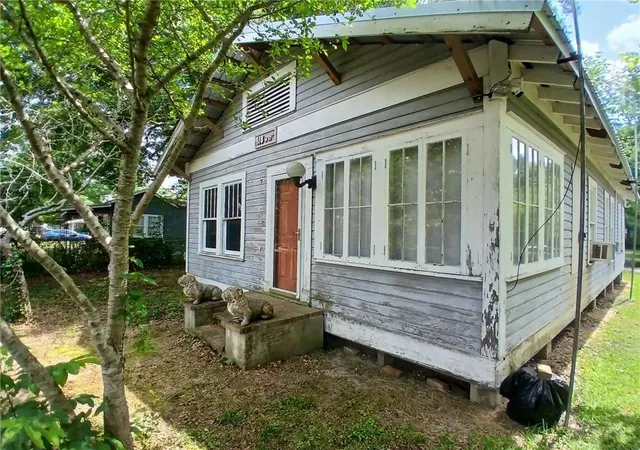 2nd image of 918 W 10th St, Bogalusa, LA 70427 | MLS# 2554579