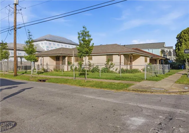 3rd image of 2733 D'Abadie St, New Orleans, LA 70119 | MLS# 2554716