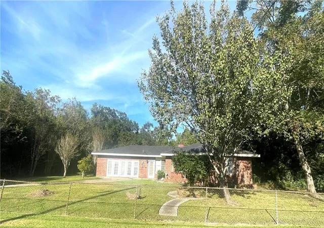 1st image of 10100 Willow Dr, New Orleans, LA 70131 | MLS# 2554792