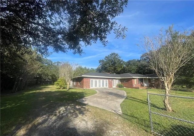 2nd image of 10100 Willow Dr, New Orleans, LA 70131 | MLS# 2554792