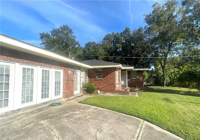 Photo 3 of Single family home for sale at 10100 Willow Dr, New Orleans, LA 70131 | MLS# 2554792 | Listing updated on 2026-07-07
