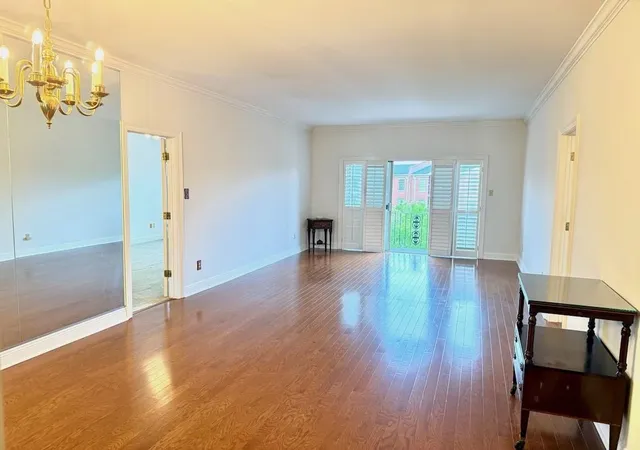 Photo 3 of Condo for sale at 800 Rue Burgundy St #315, Metairie, LA 70005 | MLS# 2554289 | Listing updated on 2026-09-01