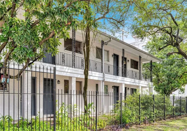 2nd image of 1901 Prytania St #2, New Orleans, LA 70130 | MLS# 2554561