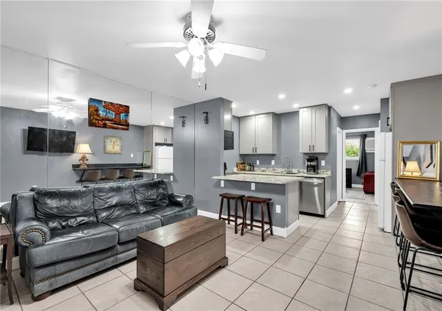 Photo 3 of Condo for sale at 1901 Prytania St #2, New Orleans, LA 70130 | MLS# 2554561 | Listing updated on 2026-06-25