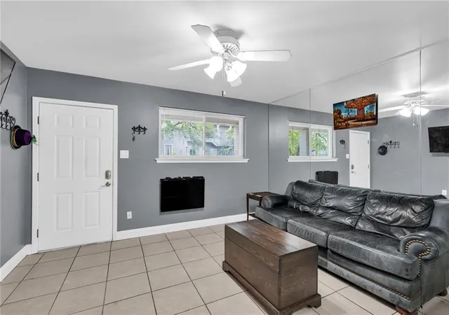 Listing Photo 4 - Condo for sale in building located at 1901 Prytania St, New Orleans, LA 70130 - Unit #2