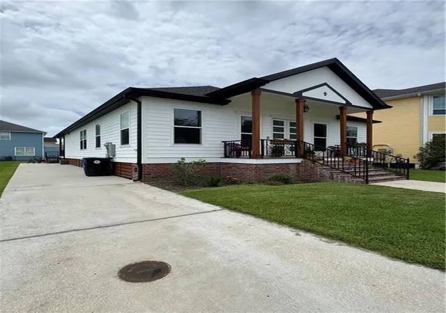 2nd image of 9 Monplaiser Pl, New Orleans, LA 70114 | MLS# 2554789