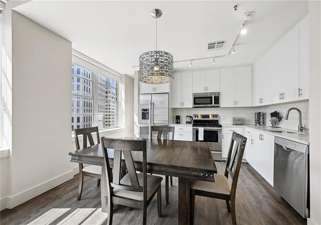 2nd image of 1111 Tulane Ave, New Orleans, LA 70112