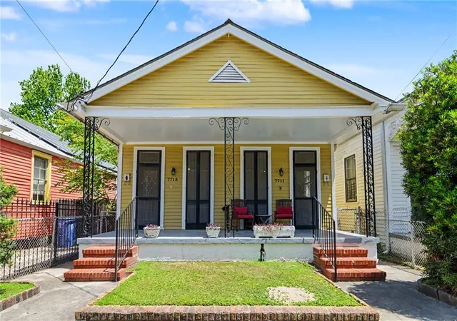 1st image of 7711 13 Oak St, New Orleans, LA 70118 | MLS# 2554774